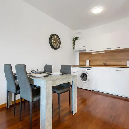 דירה Urban Elegance Retreat ברטיסלאבה