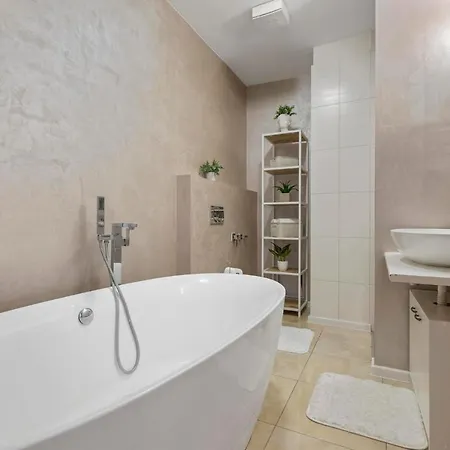 Urban Elegance Retreat Apartment