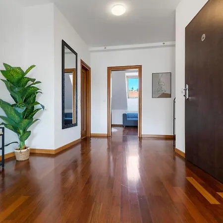 Urban Elegance Retreat Apartment